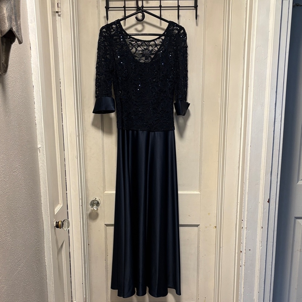 J.S. Collection Elegant Navy Blue Satin & Lace Evening Short Sleeve Dress 8